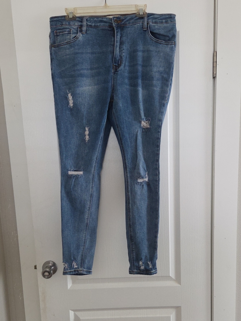 Haute Curve Distressed Jeans SIZE 20